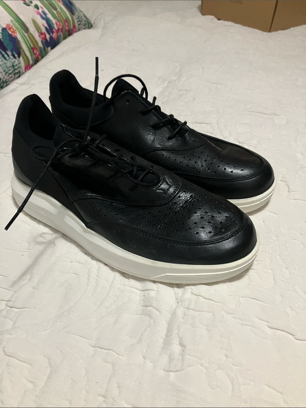 Pajar , new , men’s 10 , eu 43, genuine leather sneakers